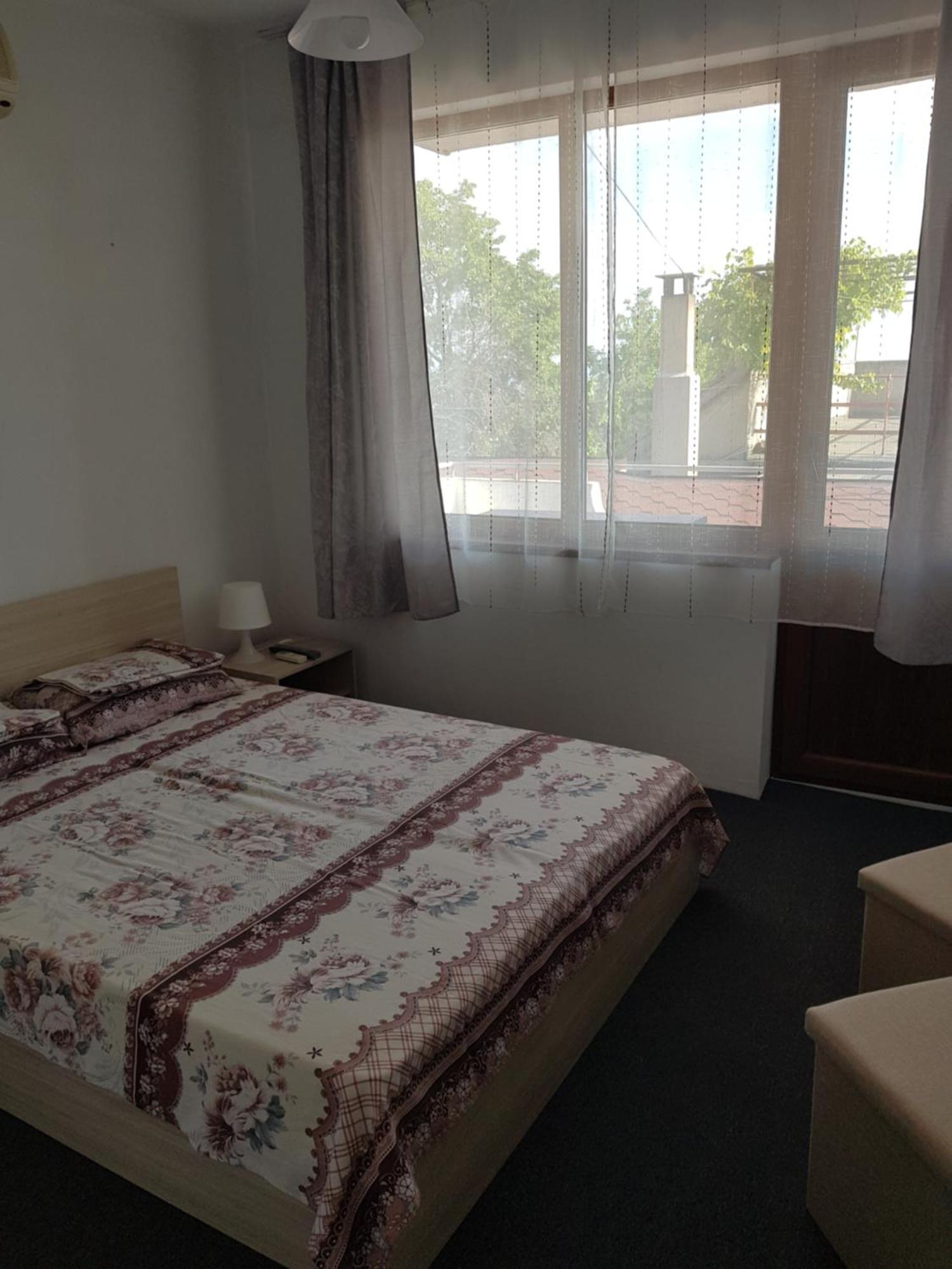 Guest Rooms Radost Balchik Ngoại thất bức ảnh