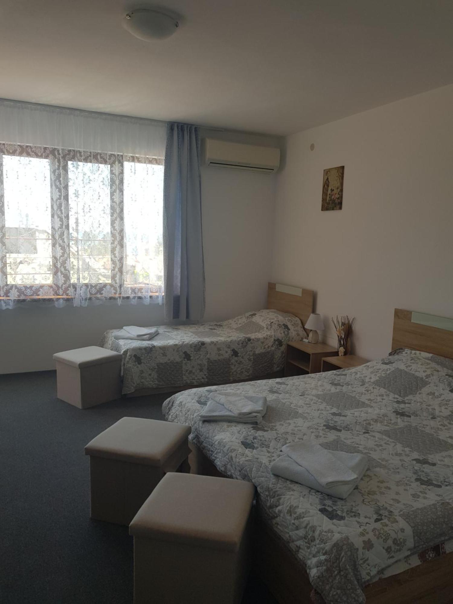 Guest Rooms Radost Balchik Ngoại thất bức ảnh