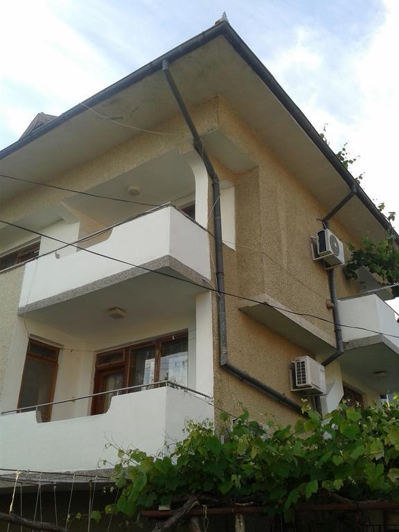 Guest Rooms Radost Balchik Ngoại thất bức ảnh