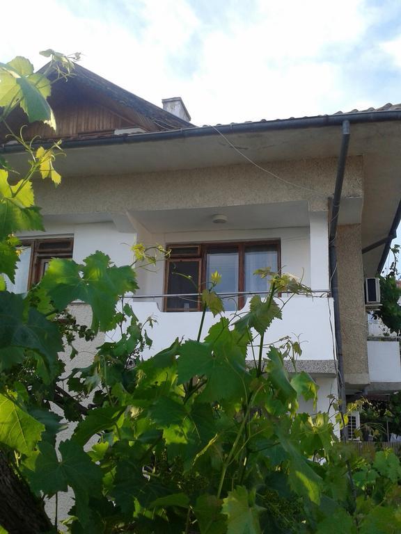 Guest Rooms Radost Balchik Ngoại thất bức ảnh