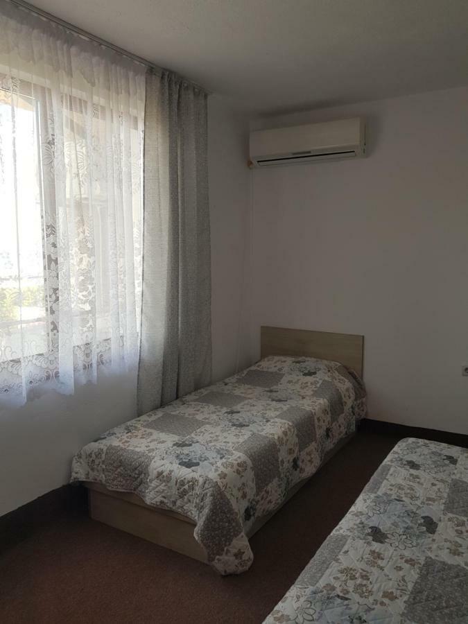 Guest Rooms Radost Balchik Ngoại thất bức ảnh